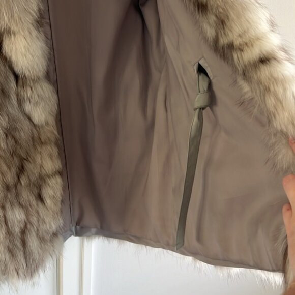 Fox Fur Coat - Picture 6 of 7